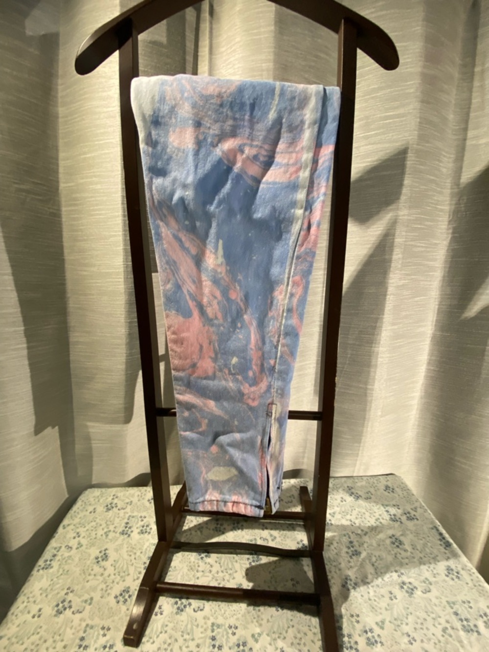 High-Rise Women's Jeans in Blue with Pink Marble Print